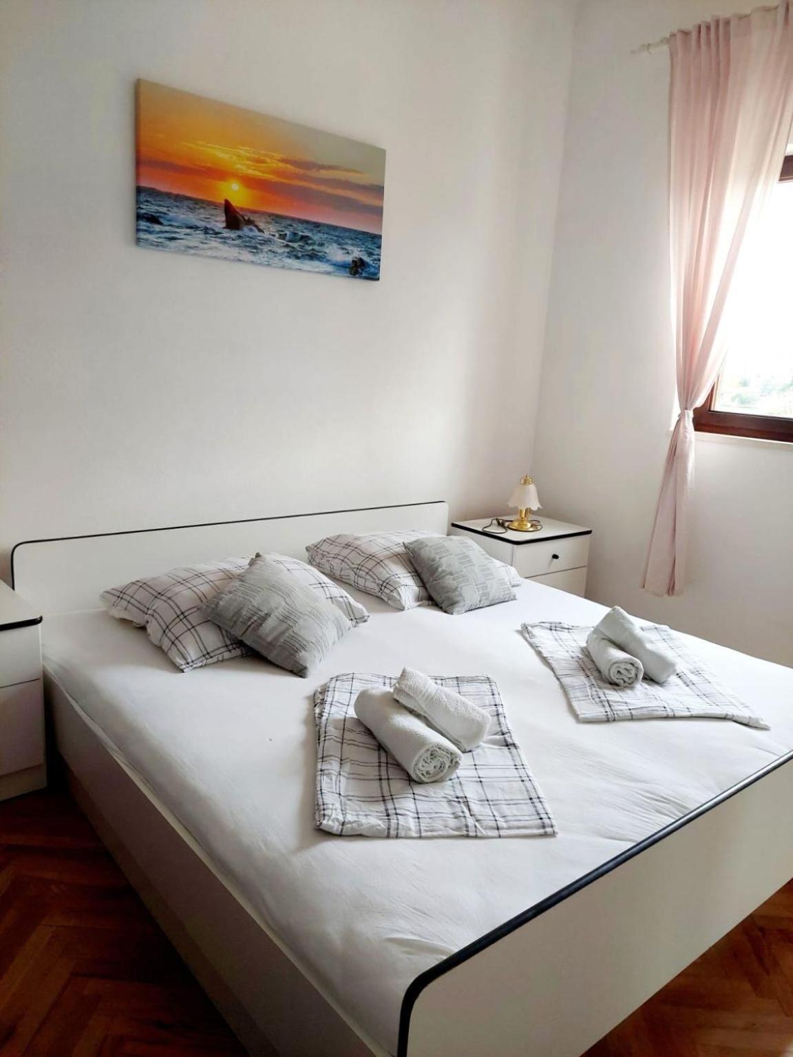 Apartments Pavao Postira Εξωτερικό φωτογραφία