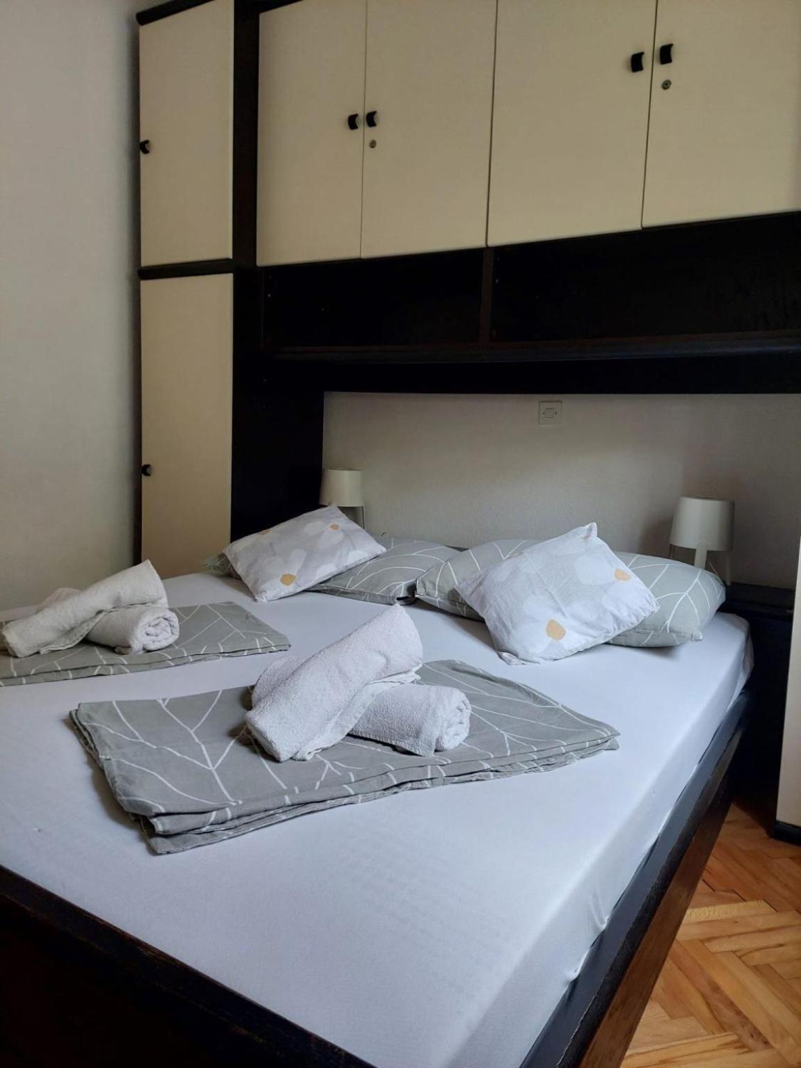 Apartments Pavao Postira Εξωτερικό φωτογραφία